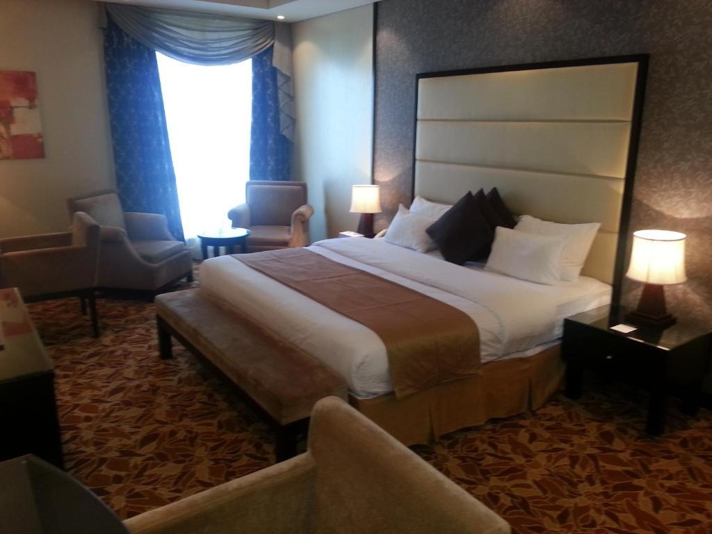 Paragon Hotel Abu Dhabi Exteriör bild