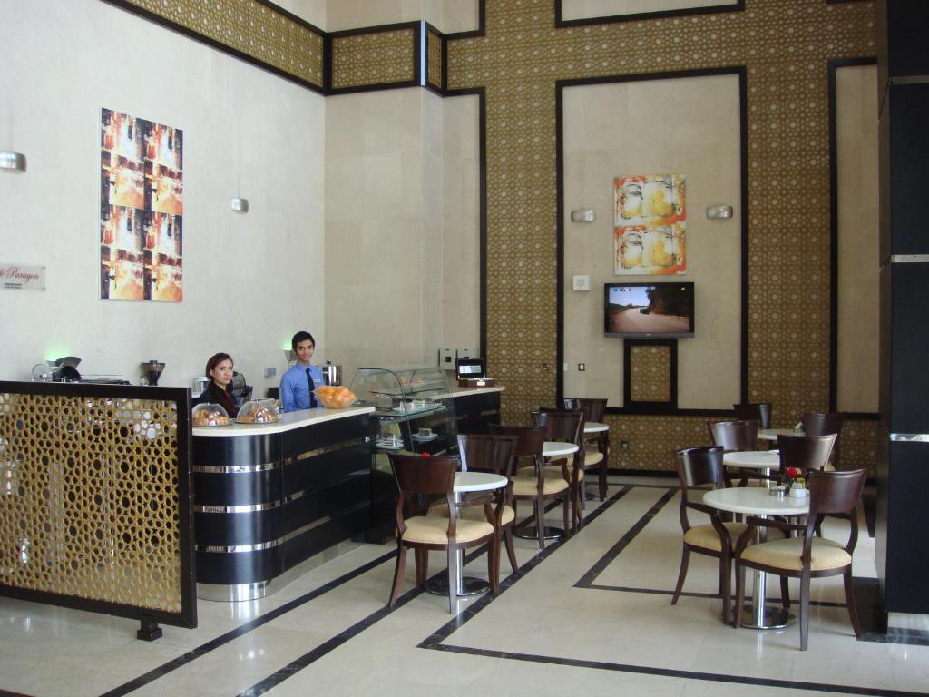 Paragon Hotel Abu Dhabi Exteriör bild