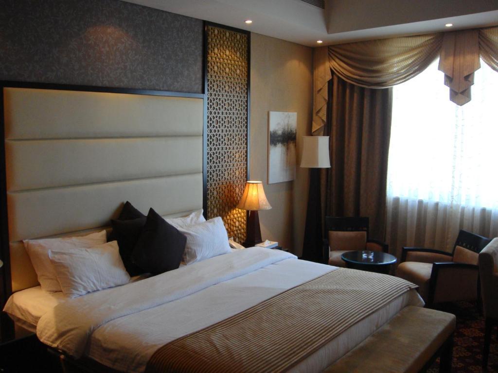 Paragon Hotel Abu Dhabi Exteriör bild