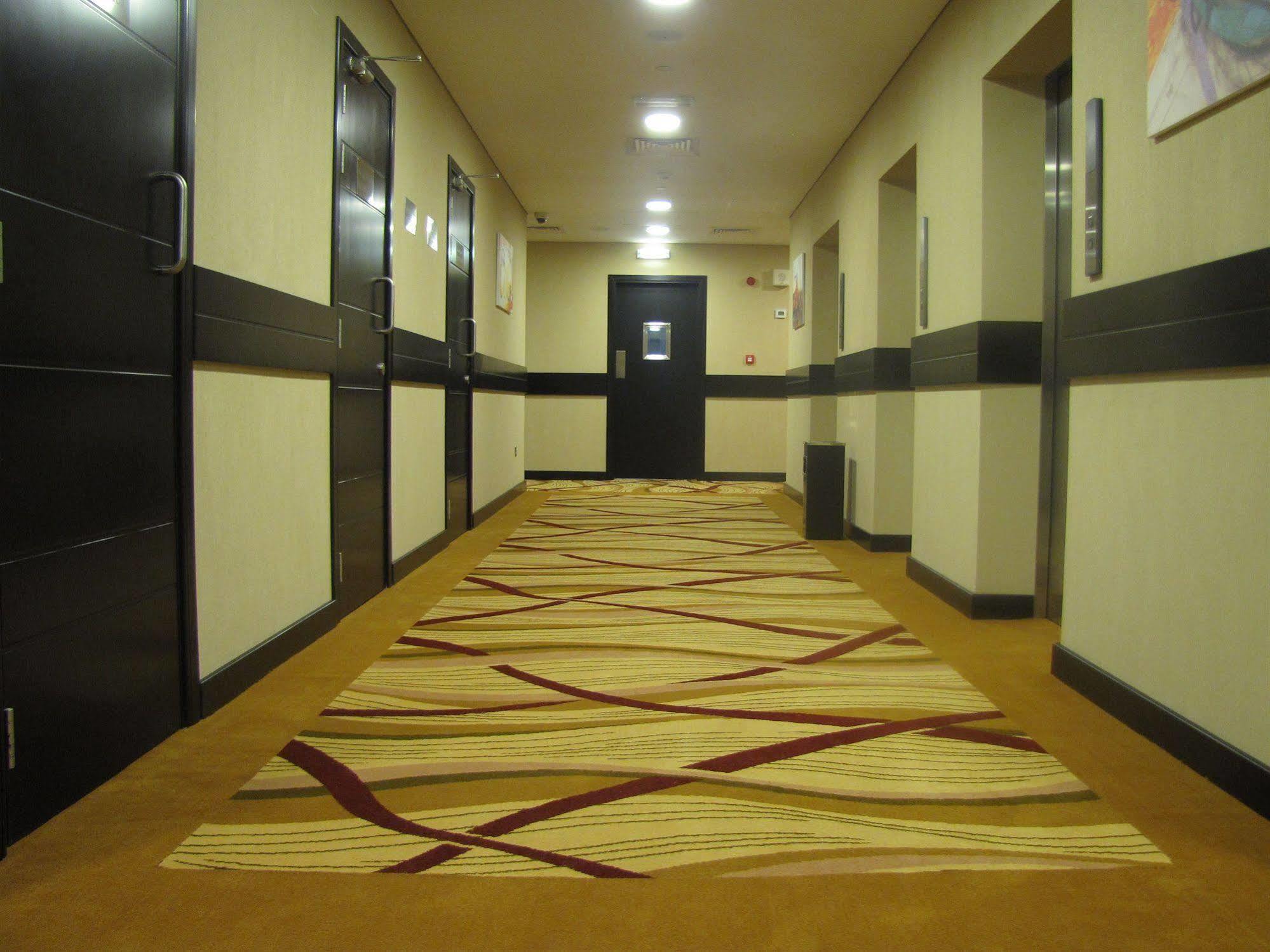 Paragon Hotel Abu Dhabi Exteriör bild