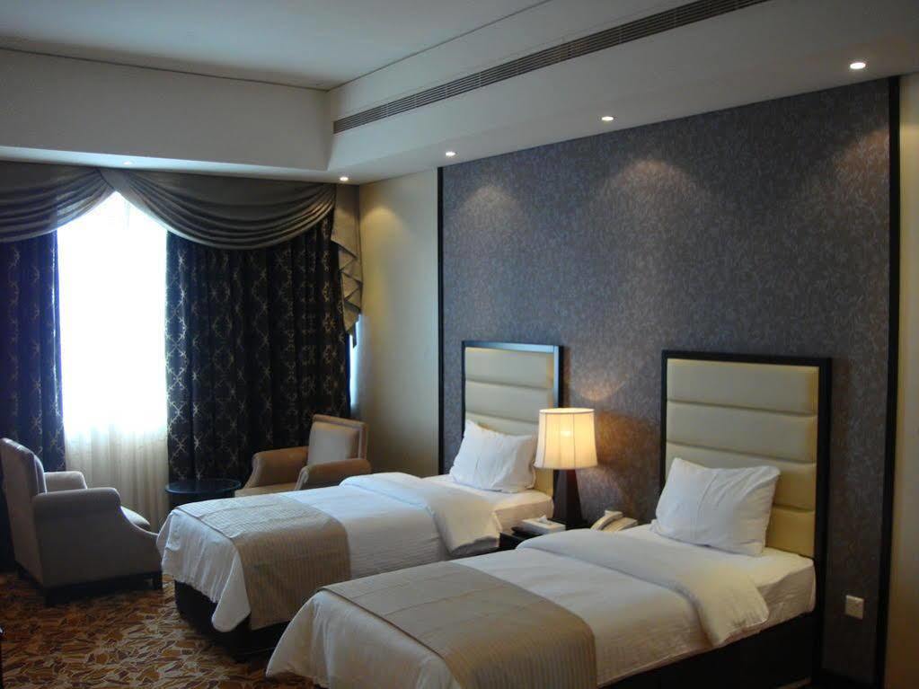 Paragon Hotel Abu Dhabi Exteriör bild